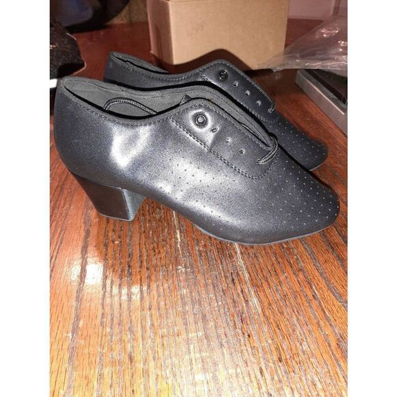 Size 5 Black Non-Slip Lace Up Dance or Practice Shoes With Heel - Picture 1 of 4